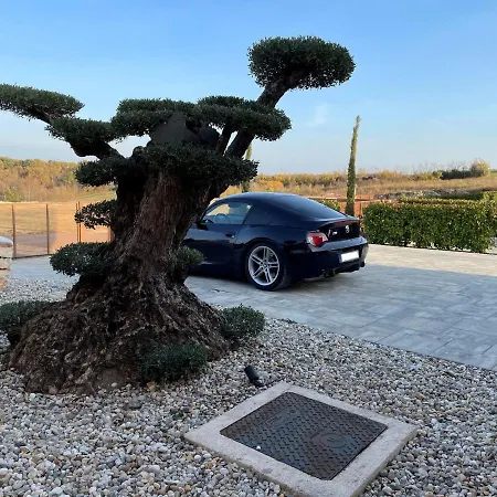 Royale Villa *